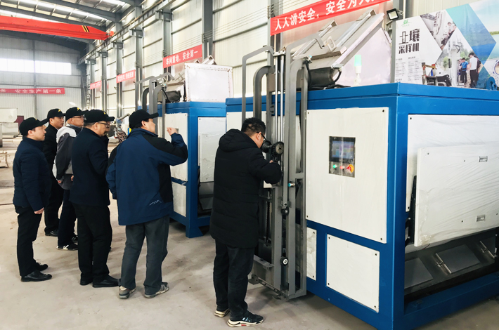 餐廚垃圾處理機(jī).jpg